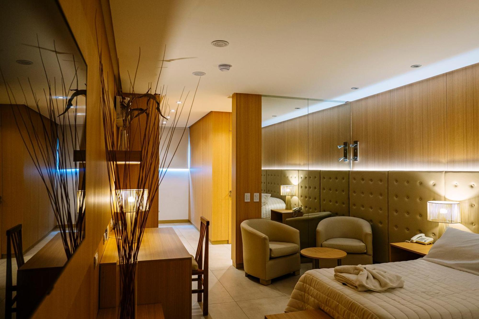 Plaza Paradiso Petit Hotel Chacras de Coria Dış mekan fotoğraf
